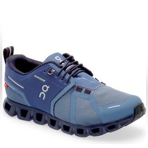 On Cloud 5 Waterproof Size 9.5 *Like New*